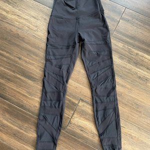 Black Lululemon Criss-Cross Mesh Detail - Size 4